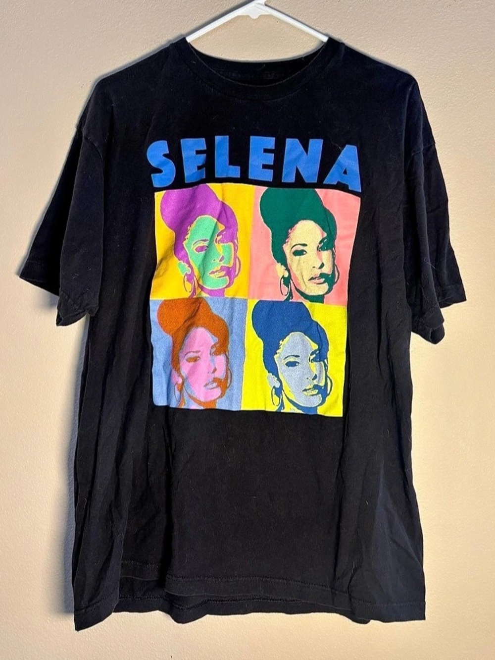Selena Official Merchandise Selena Pop Art Graphic T-Shirt Black